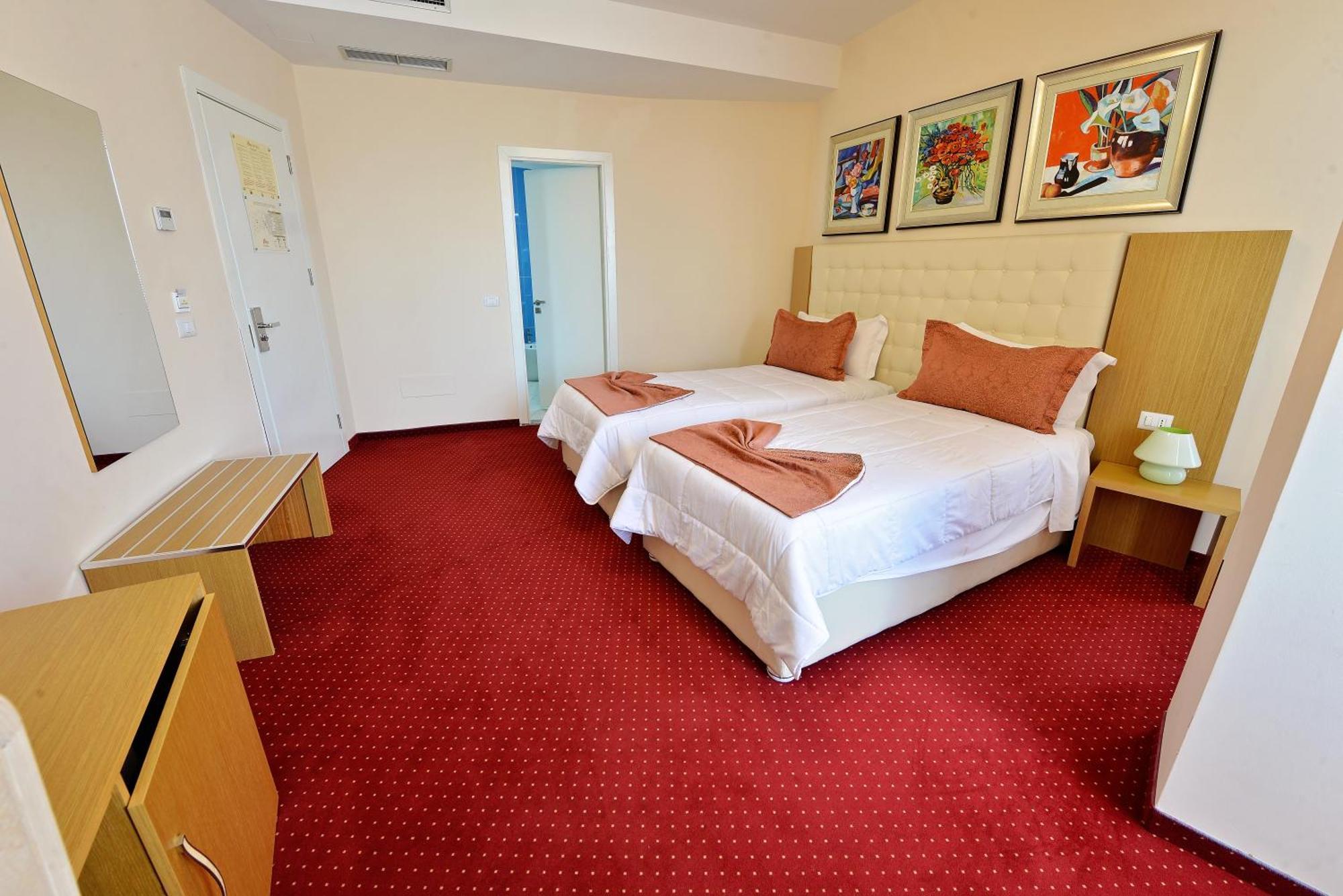 Jolly Hotel Lezhe Room photo